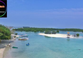 Destinasi Wisata Pulau Penduduk Dan Pulau Resort